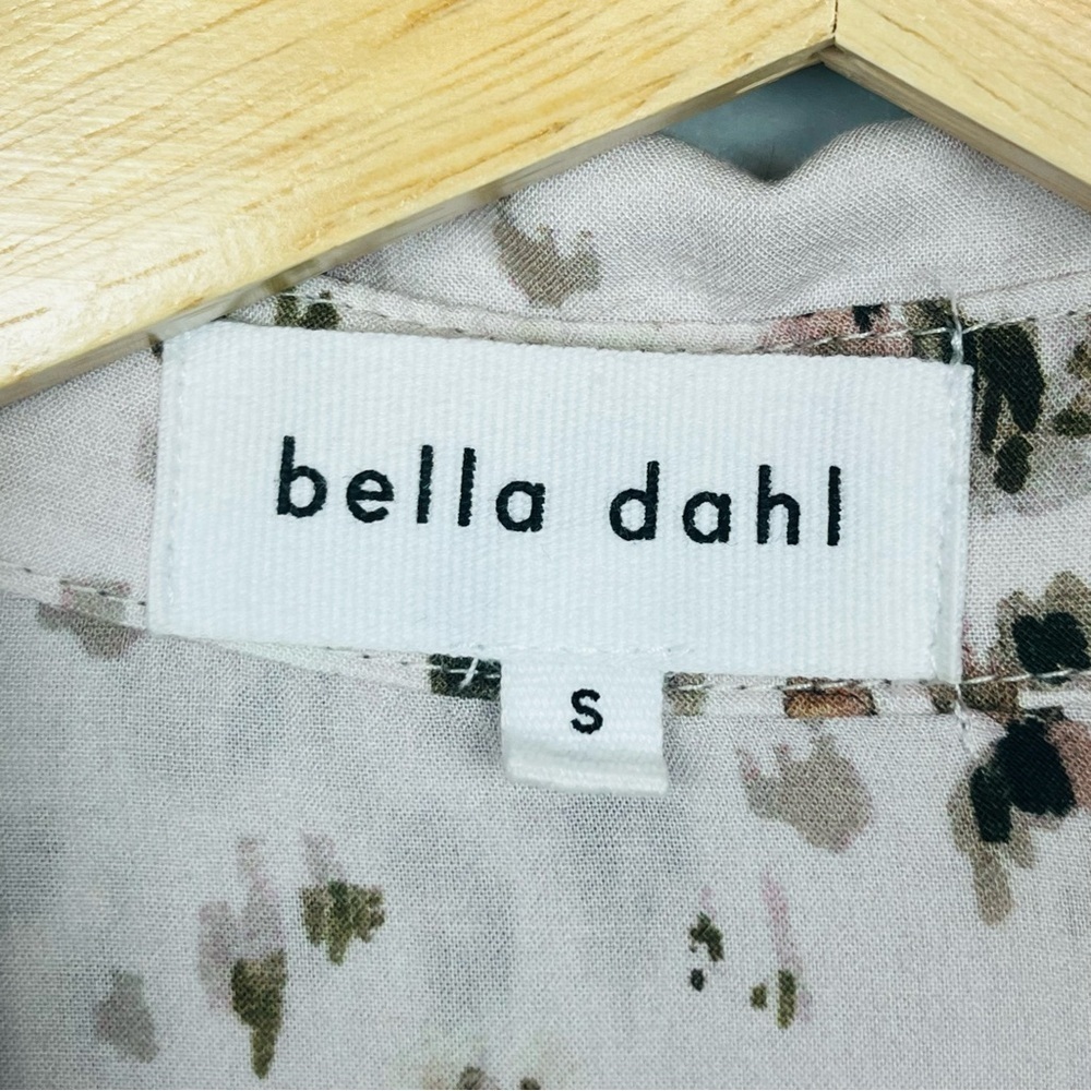 Bella Dahl Full Button Down Hipster Shirt in Painted Ditsy Floral Print, small. - Picture 11 of 13